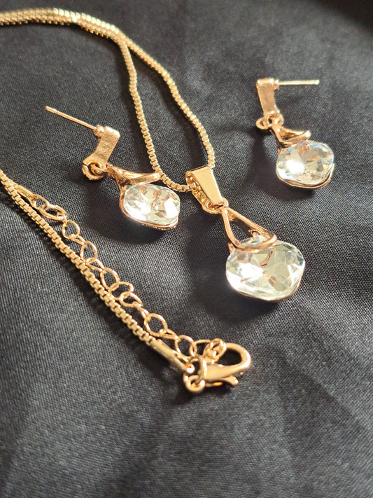 Sparkling Diamante Earring and Necklace Set