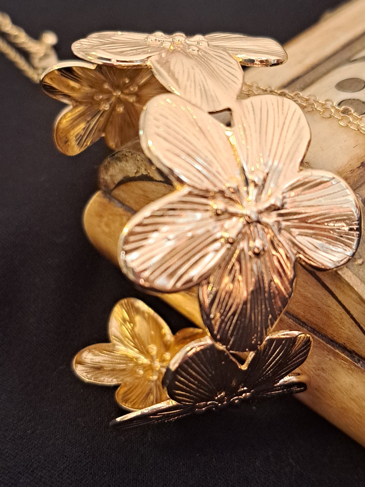 Gold Flowers: Full Set! Necklace, Earrings, Bracelet and Ring!