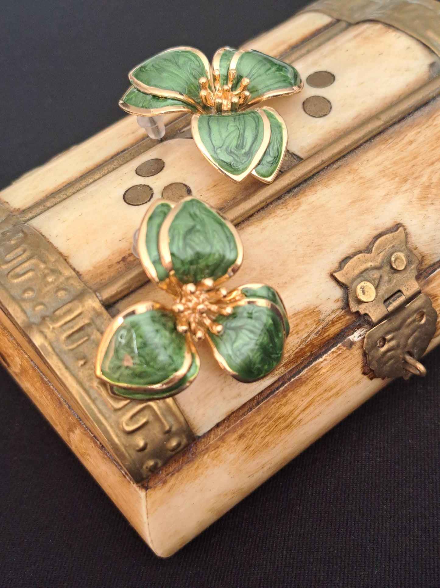 Emerald Green Flower Earrings