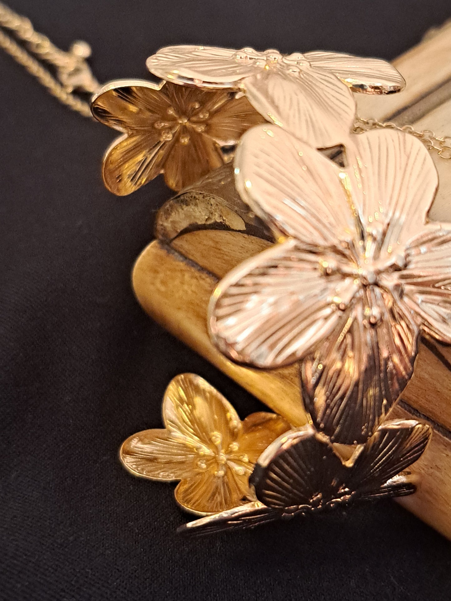 Gold Flowers: Full Set! Necklace, Earrings, Bracelet and Ring!