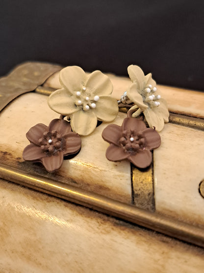 Beige and brown flower earrings