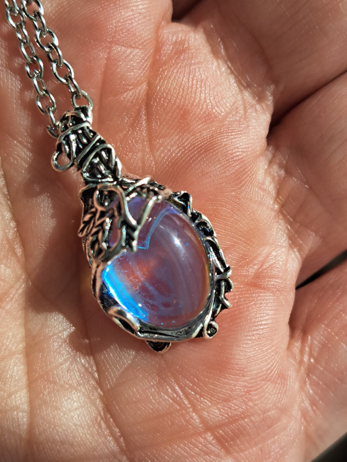The Shape-shifting Necklace