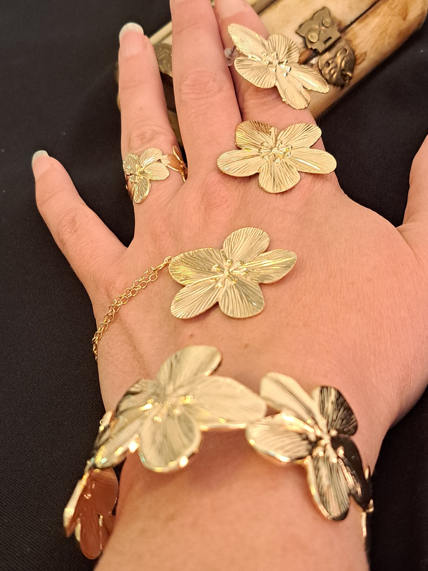 Gold Flowers: Full Set! Necklace, Earrings, Bracelet and Ring!